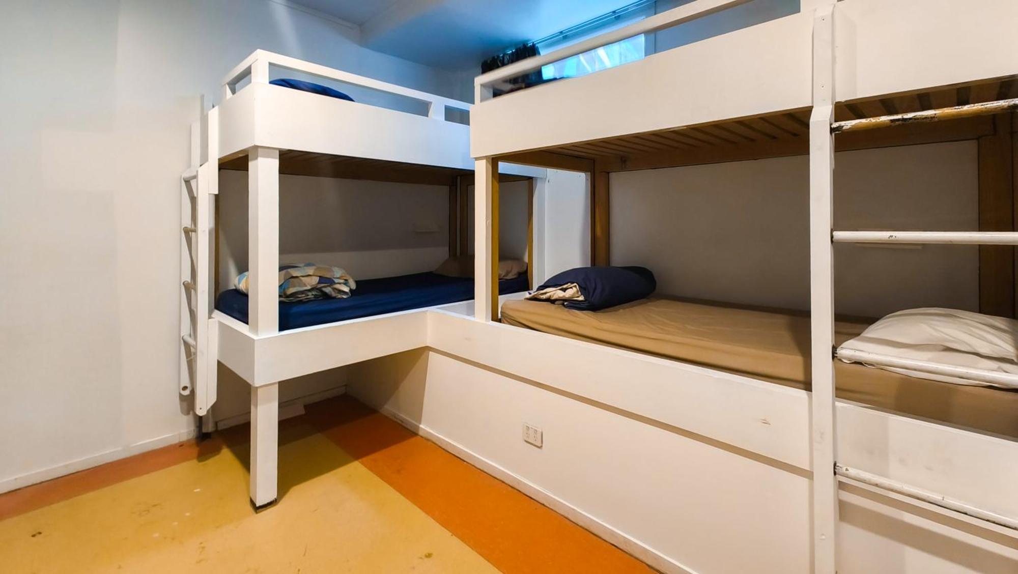 Hostel Metro Adventurer Backpackers